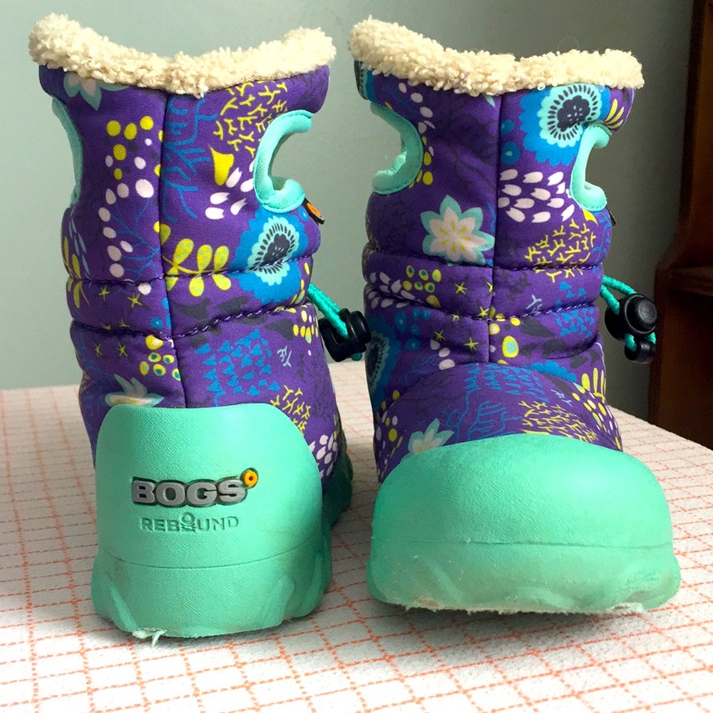 Toddler Bogs winter boots size 9
